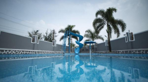 Royal Retreat Lonavla - 7BHK Luxury Villa with Turf